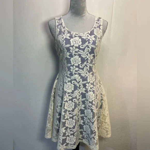 #0139 Love Culture Off White Lace Overlay Royal Blue Lining Cut-out Back Dress-L - Picture 1 of 9